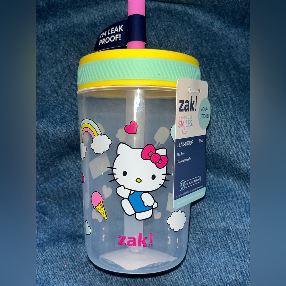 ZAK! Hello Kitty 15oz Water Bottle NWT NEW